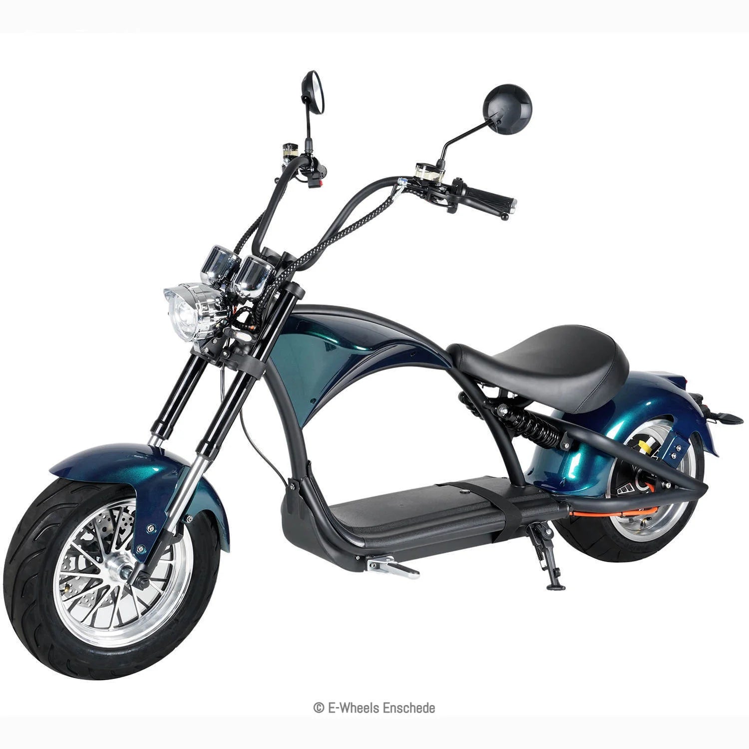 E-chopper M1P diamond blauw met een zwarte zadel