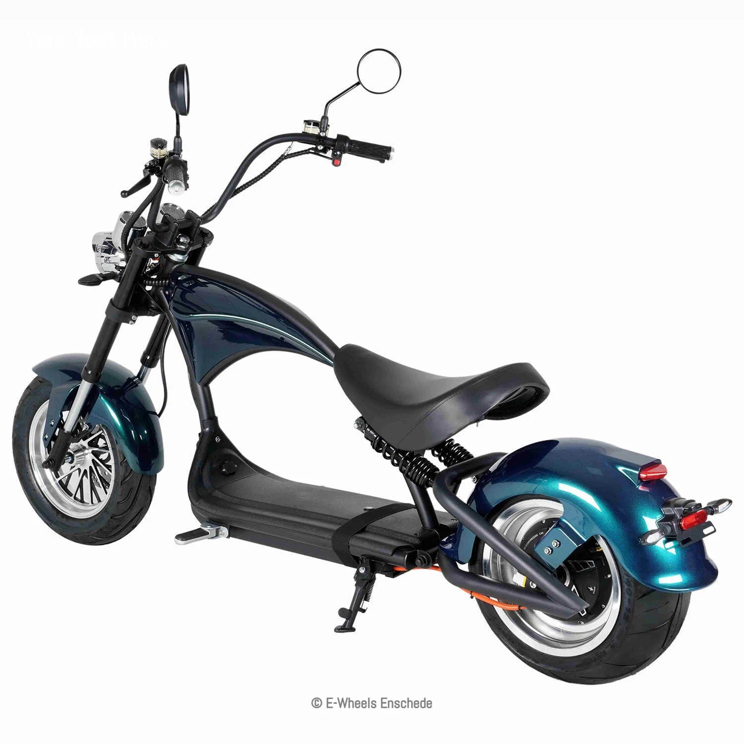 E-chopper M1P diamond blauw met een zwarte zadel